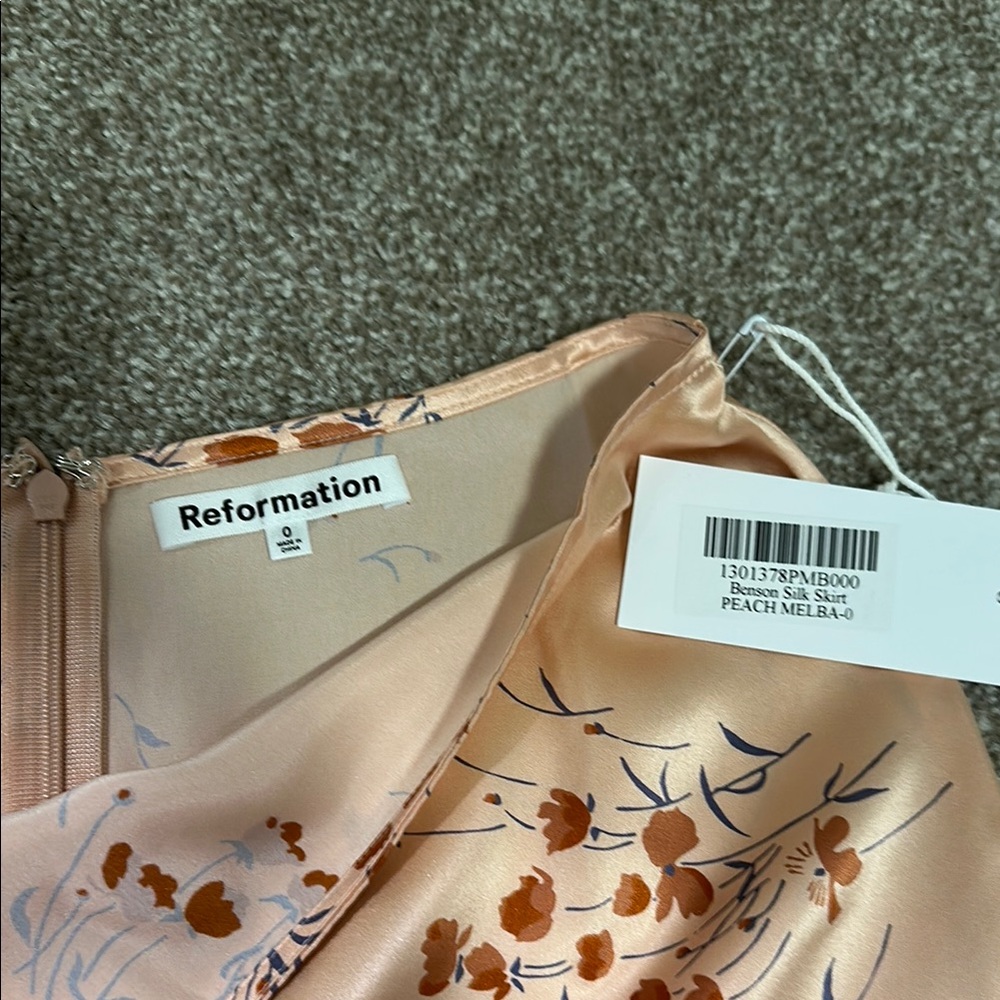 100% Silk Reformation Peach Floral A-Line Skirt - Picture 2 of 8